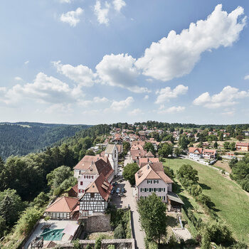 Der Ort Zavelstein, der inmitten des idyllischen Schwarzwaldes liegt.